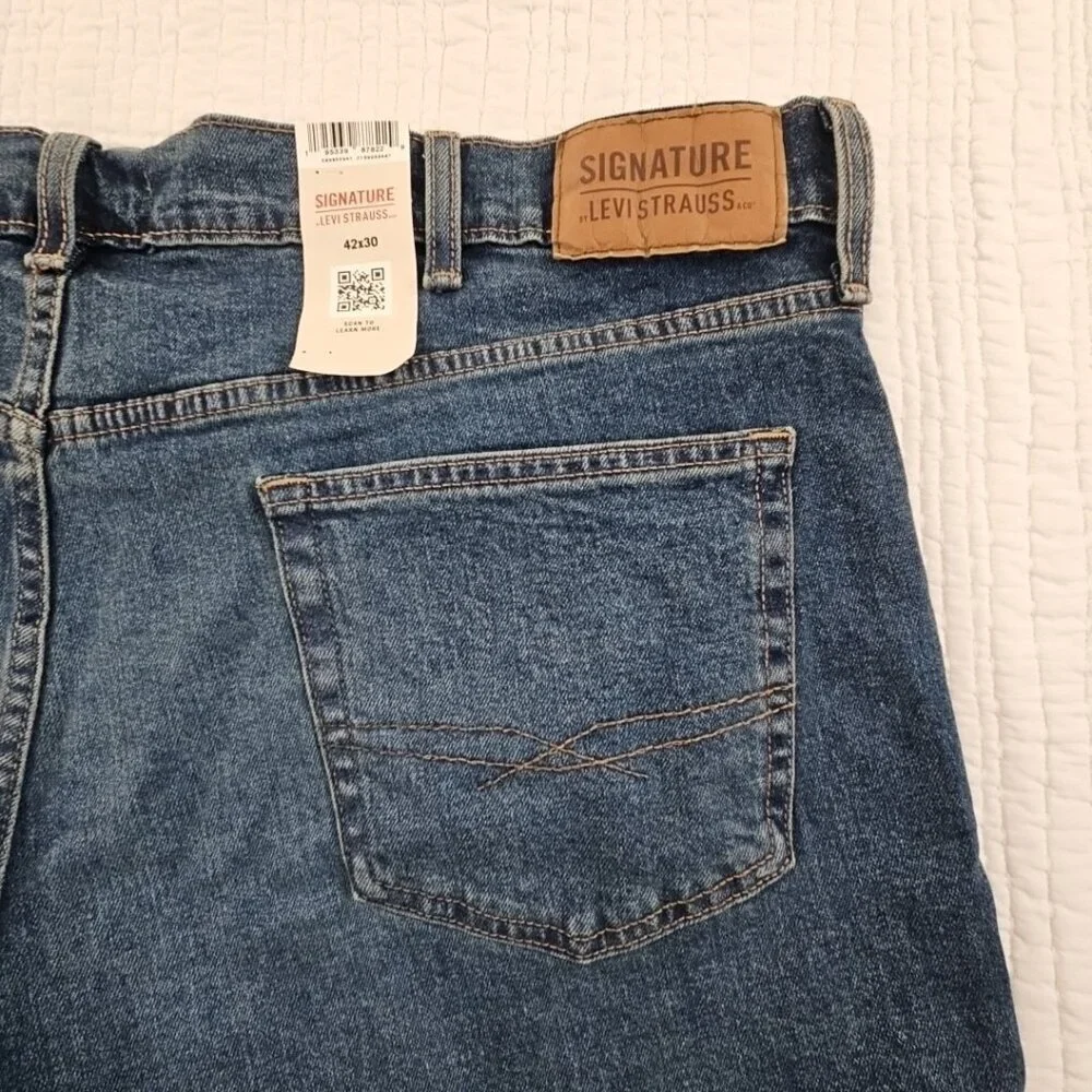 NEW Levi's Signature Series Jeans Men's‎ 42x30 Medium Wash Stretch Denim Relaxed